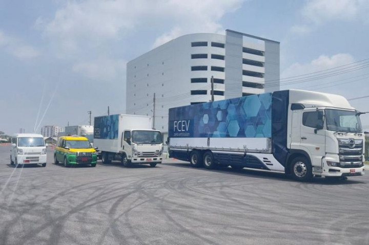 Trio Suzuki, Daihatsu, & Toyota Siap Launching Van Listrik Mini