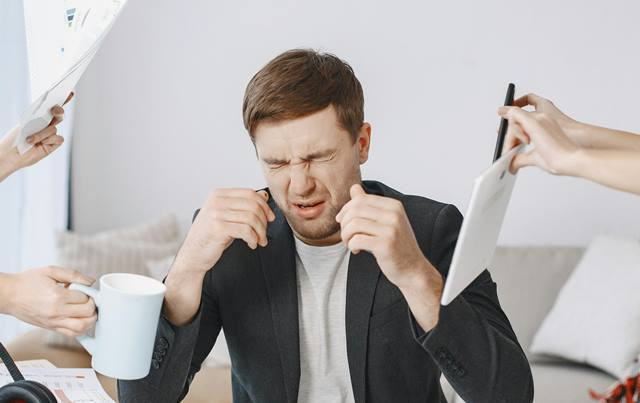 Saat stres kamu muncul, tak jarang asam lambung terasa keluar. Ahli akan menjabarkan alasannya.  (Foto: Ilustrasi/Dok. Pexels.com)