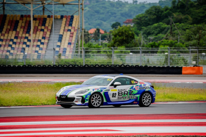 Mobil Balap Subaru BRZ 2025MY Uji Coba di Sirkuit Mandalika