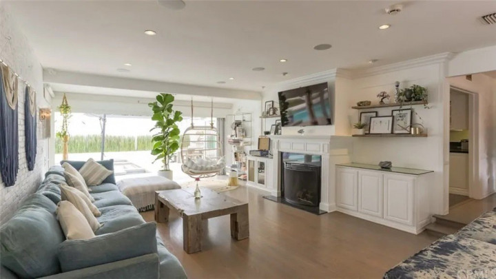 Intip Rumah Milik Keluarga Billie Eilish