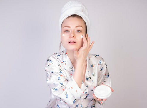 Cleansing balm tergolong aman digunakan oleh semua jenis kulit. (Foto: Ilustrasi. Dok. Freepik.com)