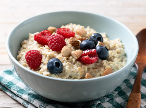 Oatmeal kaya akan senyawa yang disebut beta-glukan. (Foto: Ilustrasi. Dok. Freepik.com)