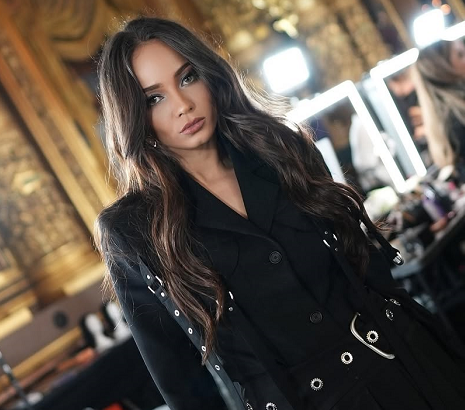 Senang Gaya Versatile, Ini Tips Mix and Match Outfit ala Enzy Storia