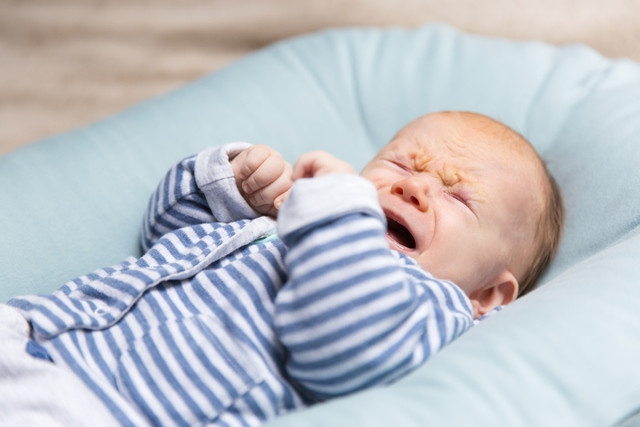 Shaken baby syndrome ini merupakan cedera otak serius akibat mengguncang bayi secara paksa. (Foto: Ilustrasi/Dok. Freepik.com)