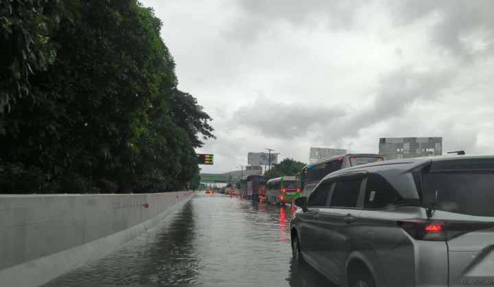 Terpaksa Menerjang Banjir, Jangan Lupa Rem 'Dipancing' Biar Pakem
