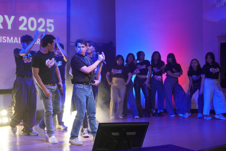 Tantangan Gusty Pratama dan Rahmania Astrini Bermain di Grease The Musical