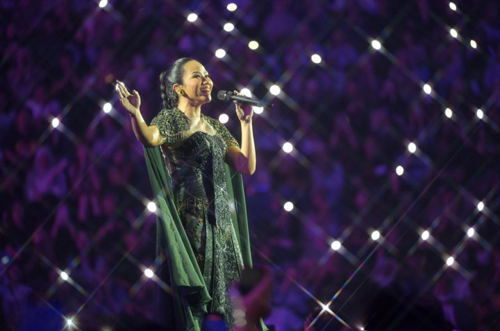 Momen Magis Tak Terlupakan di Konser Yura Yunita