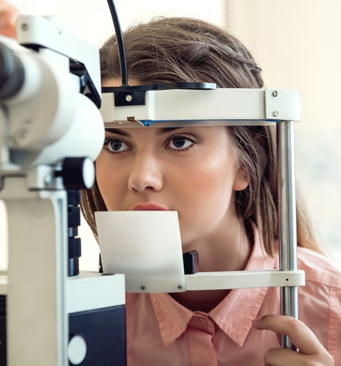 3 Mitos dan Fakta Seputar Katarak yang Perlu Kamu Ketahui