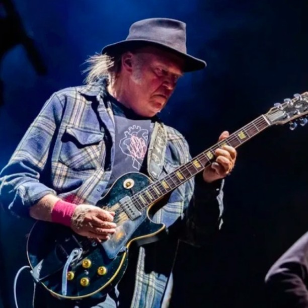 Sudah 79 Tahun, Neil Young Masih Semangat Bikin Band Baru dan Siapkan Album