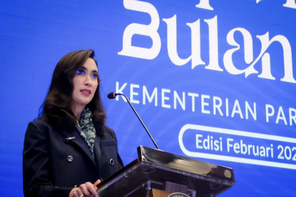 Menpar Widiyanti Putri Wardhana menyampaikan capaian sektor pariwisata dalam Jumpa Pers Bulanan Kementerian Pariwisata di Gedung Sapta Pesona, Jakarta, Jumat (7/2/2025). Dok Kemenpar