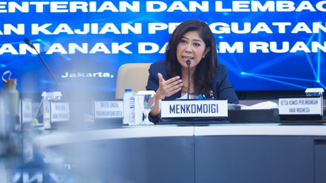 Menkomdigi Atur Batas Usia Anak di Dunia Digital