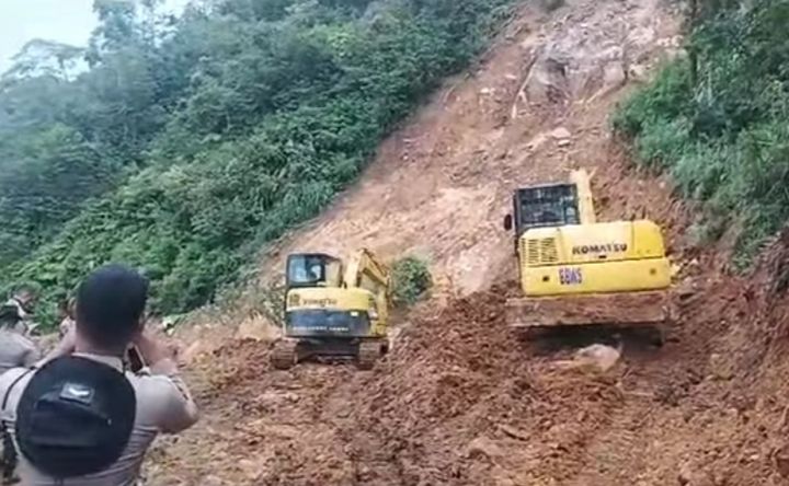 Pengungsi Bencana Longsor dan Banjir Pekalongan Dapat Bantuan, Ini Rinciannya
