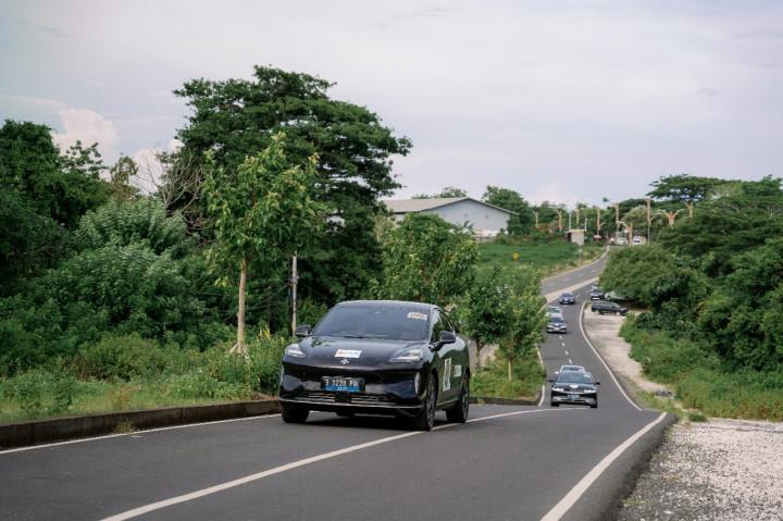 KOLEKSI Buktikan Mobil Listrik Bisa Tempuh Jakarta-Denpasar