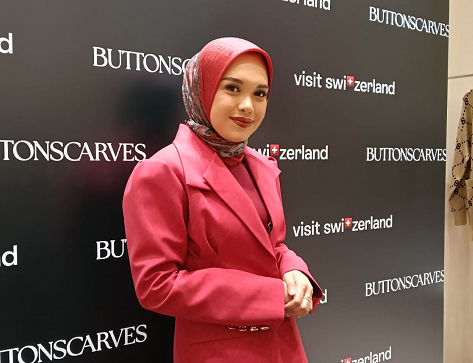 Linda Anggrea Bagikan Kiat Tampil Fashionable Tanpa Kedinginan saat Liburan di Swiss