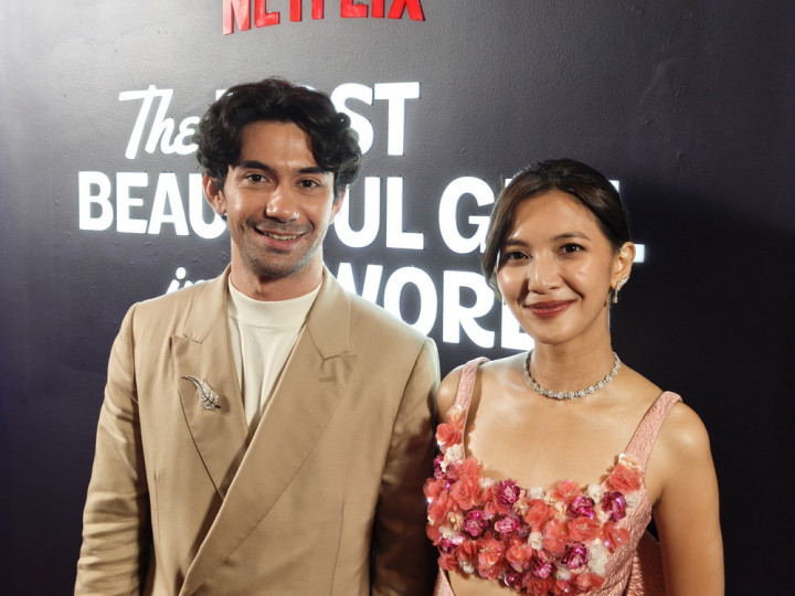 Pengalaman Reza Rahadian dan Sheila Dara Syuting di Pulau untuk Film Netflix