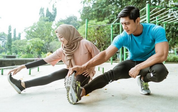 Meskipun sistem kekebalan tubuh mencapai puncaknya di usia 20 hingga 30, kita tetap dapat menjaga sistem imun agar sehat sepanjang hidup dengan gaya hidup yang sehat. Ilustrasi Freepik