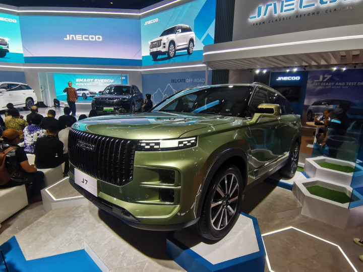 Jaecoo J7 SHS Debut di IIMS 2025, Harga Tertinggi Hampir Rp600 Juta