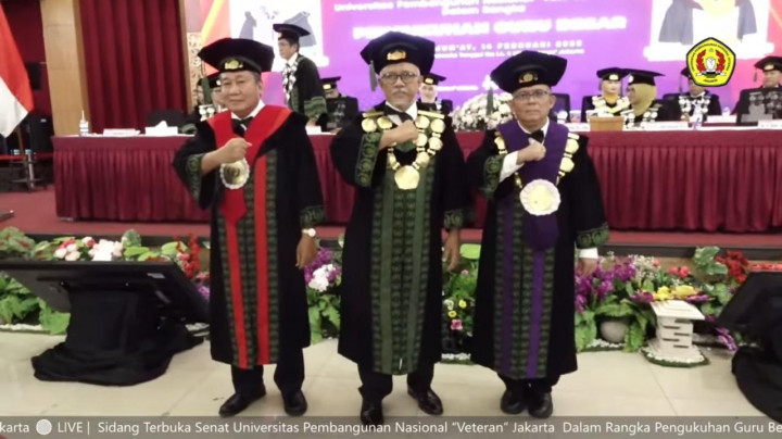 UPNVJ Kukuhkan 2 Guru Besar Bidang Komunikasi dan Hukum Kenegaraan