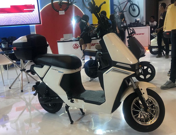 Intip <i>Line Up</i> Kendaraan Listrik Pacific dan Exotic di IIMS 2025