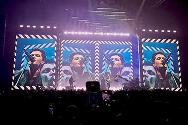 Rangkuman Konser The Script di BSD, Tribute untuk Mendiang Gitaris dan <i>Fans Service</i> Maksimal!