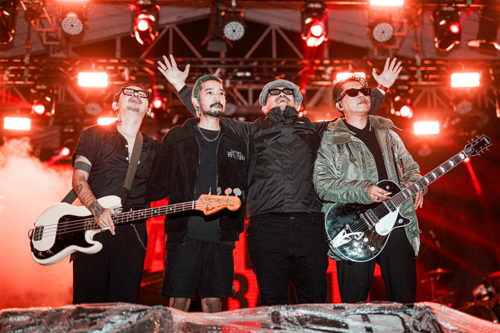 Penonton Antusias Sambut Rebellion Rose, Pembuka Konser Green Day di Jakarta