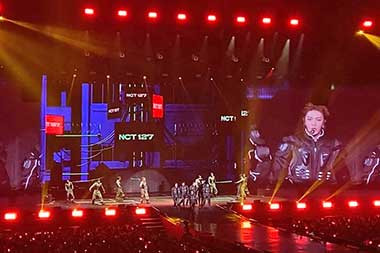 NCT 127 Ungkap Rindu ke Penggemar Indonesia dalam Konser Hari Pertama