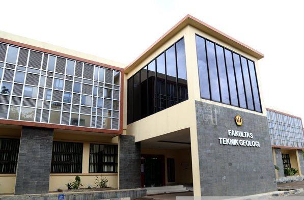 Fakultas Teknik Geologi Unpad, Lulusannya Bisa Kerja di Perusahaan Tambang