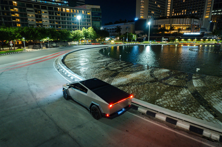 Tesla Cybertruck Cyberbeast Mulai Mengaspal Di Indonesia