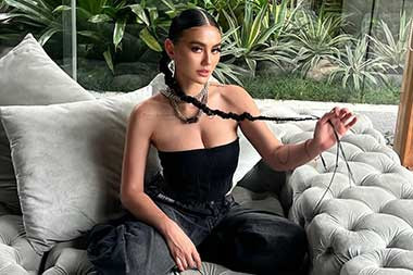 Kini Berseberangan, Ini 3 Hit Agnez Mo Ciptaan Ahmad Dhani