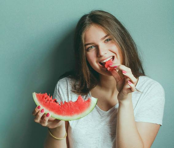 Mengunyah Makanan Bantu Hindari Kamu dari Masalah Usus Buntu