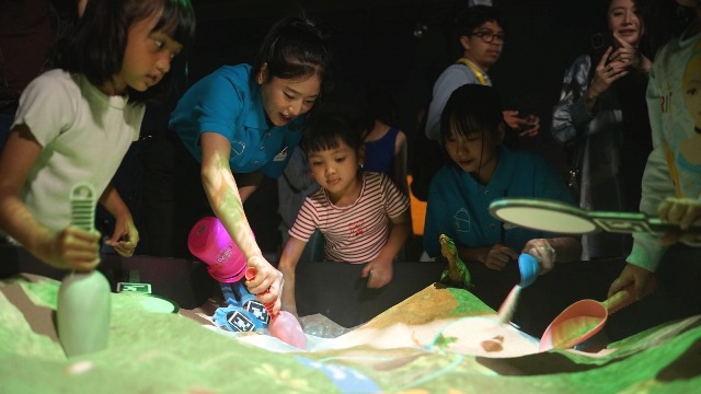 Membantu kreativitas si kecil lewat digital playground. (Foto: Dok. Istimewa)