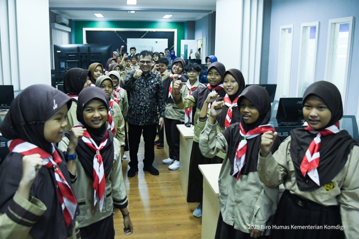 Siapkan Talenta Digital Sejak Dini, Komdigi Latih Coding Siswa SD