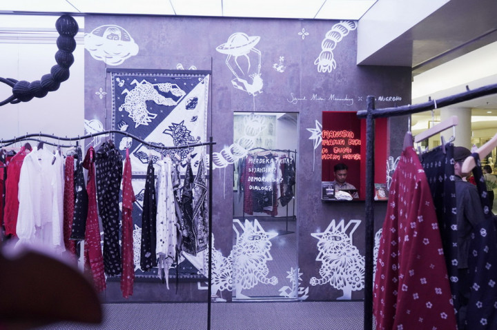 Kolaborasi Estetik di Pameran Mode Sejauh Mata Memandang x Eko Nugroho