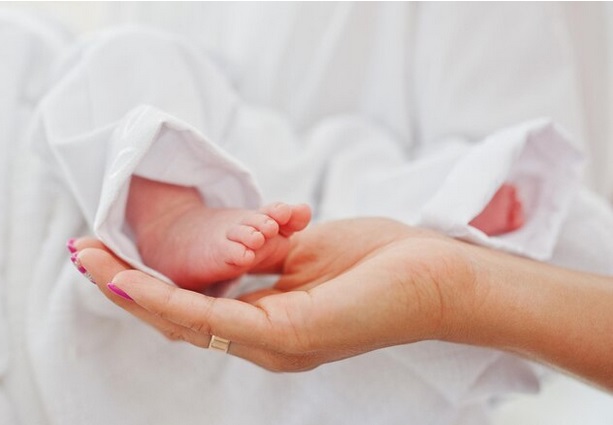 Ini Keutamaan Melahirkan dengan Bantuan Dokter