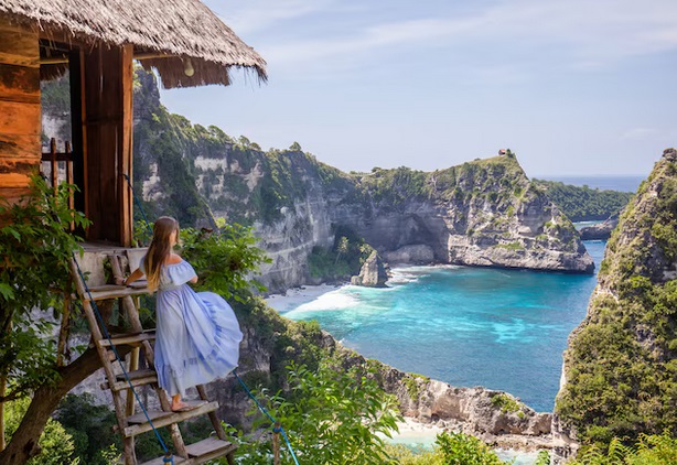 Selain fasilitasnya, para wisatawan juga dapat menikmati keindahan alam dan budaya di Bali yang sudah dikenal oleh masyarakat dunia secara luas. Ilustrasi Freepik