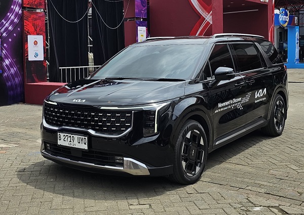 Kia Carnival dan Carens, Opsi Mobil Keluarga dengan Fitur Premium