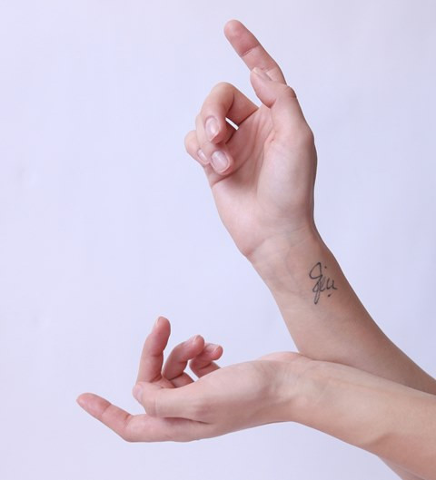 Trigger finger adalah kondisi jari tangan yang kaku dan sulit digerakkan. (Foto: Ilustrasi/Dok. Pexels.com)