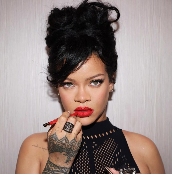 Rihanna Akui Merasa <i>Cringe</i> saat Dengarkan Lagunya, Kecuali Album Ini