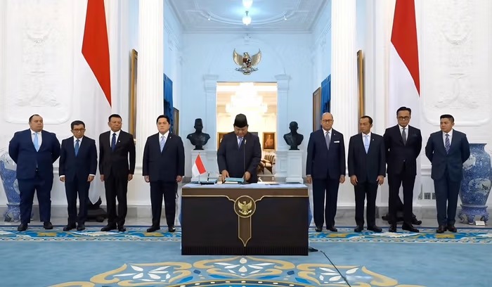 Tandatangani Keppres Dewas Danantara, Prabowo: <i>Bismillah</i>