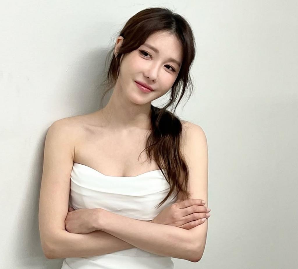 Lee Ji Ah. (Foto: Instagram/@e.jiah)