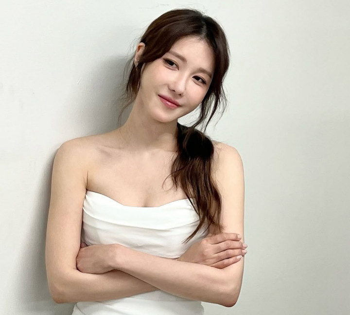 Aktris Lee Ji Ah Absen dari Acara di Tengah Kontroversi Keluarga