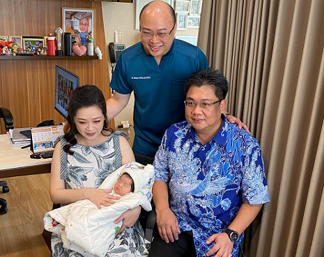 Kisah Haru Ibu 47 Tahun Melahirkan Buah Hatinya Melalui Program Morula IVF