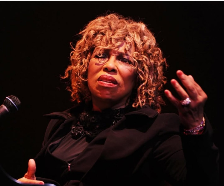 Roberta Flack, Penyanyi Lagu 
