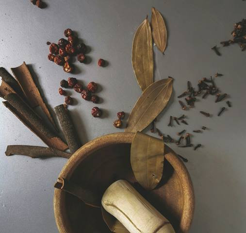 Apakah Air Rebusan Daun Salam Bisa Turunkan Kolesterol?