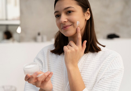 Ladies, Perkenalkan Sunscreen Ringan Seperti Air yang Cocok untuk Kulitmu