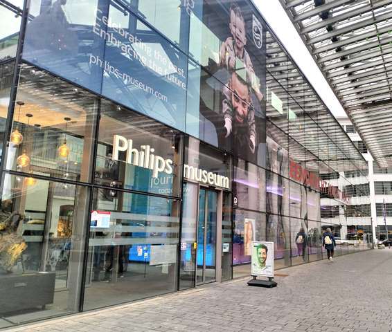 Menyelami Masa Lalu, Saat Ini dan Masa Depan di Philips Museum