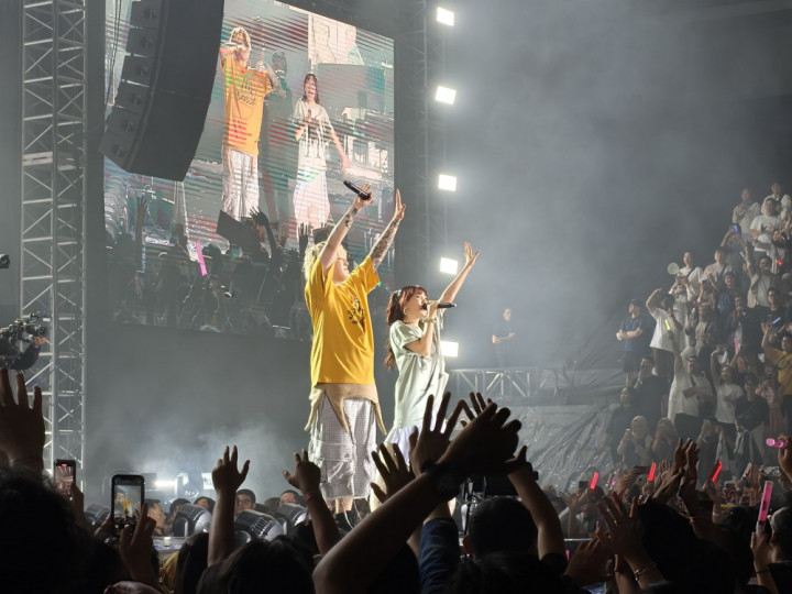 YOASOBI Akhiri Hari Pertama Konser di Jakarta dengan 