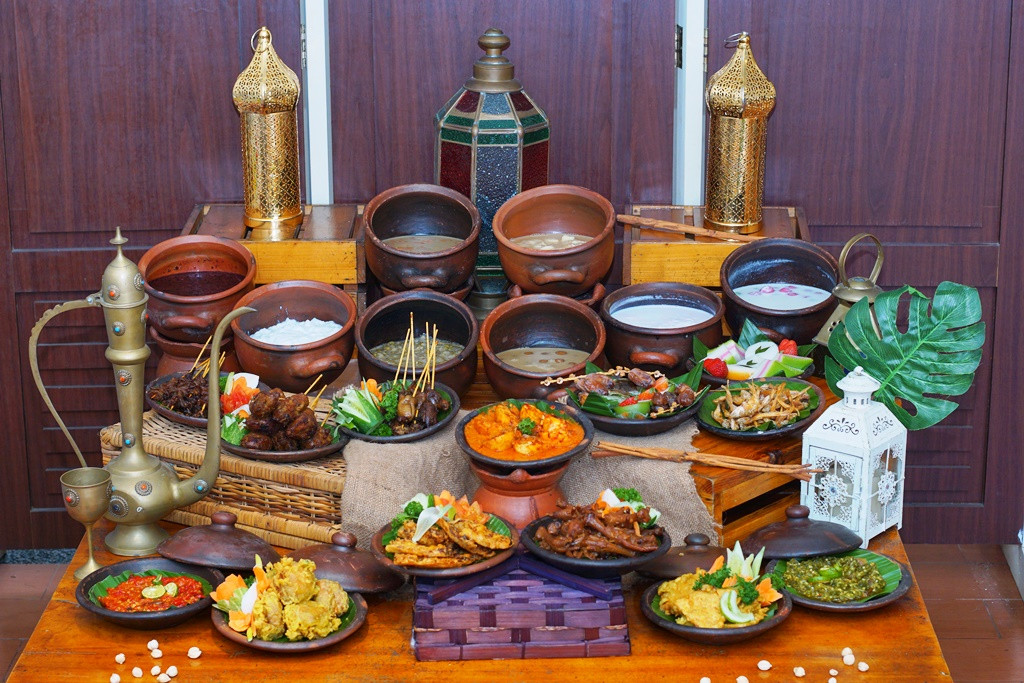 Selain mengandalkan fasilitas seru, Menu Iftar di Harris Sentul City juga tak ketinggalan enaknya. Dok. Ist