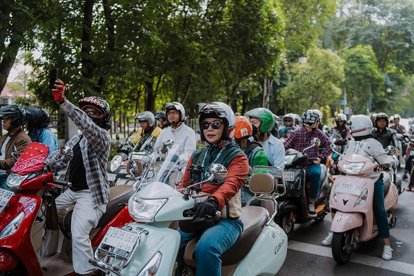 Momen Komunitas 'Pop Kalcer' Eksplor Kota Bandung Pakai TVS Callisto