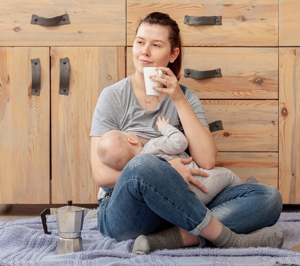 Moms Mau Coba? 5 Minuman Ini Dapat Menurunkan Berat Badan Pasca Melahirkan